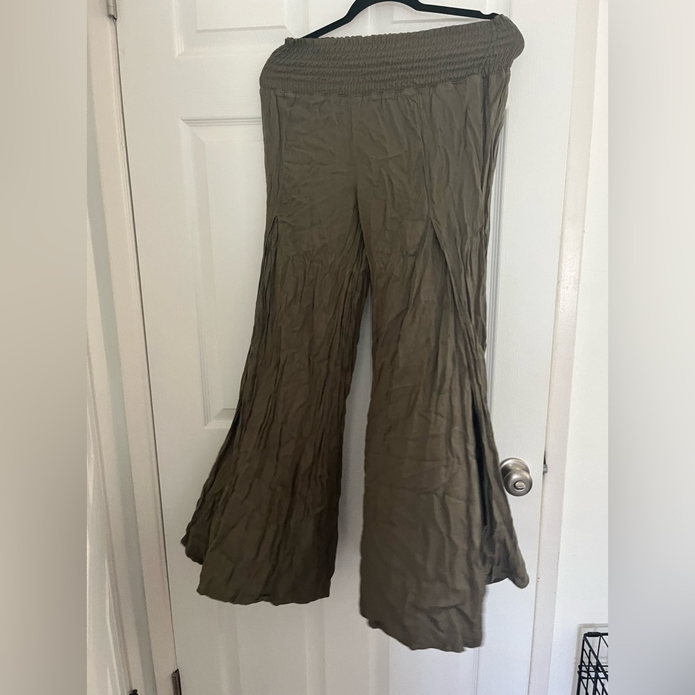Olive green palazzo pants with front slits size L elastic waste band